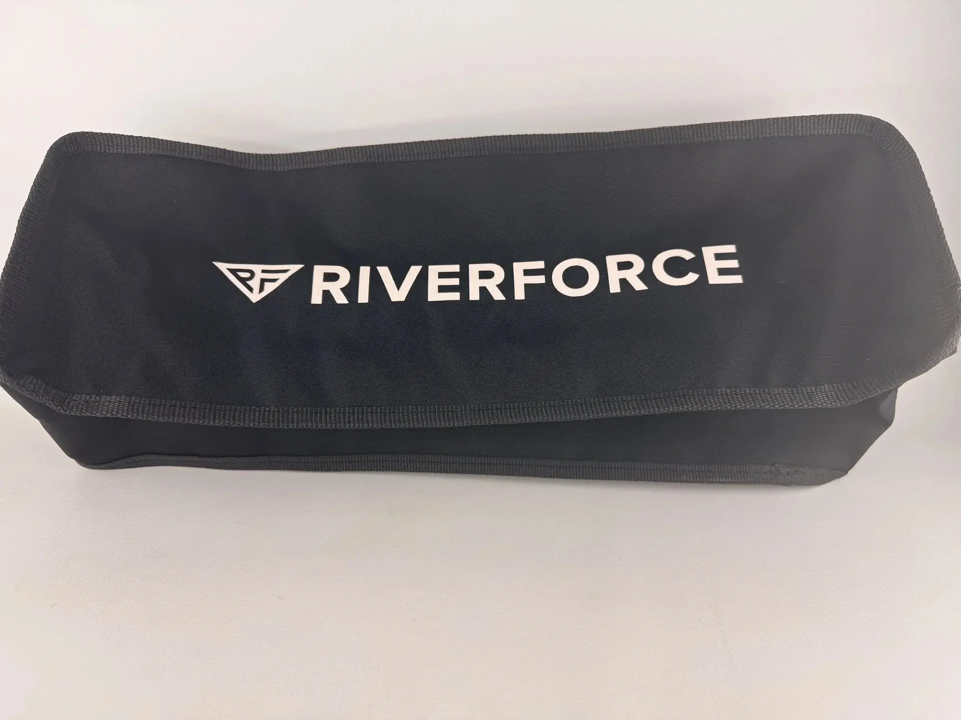 Чехол для гидравлического насоса, ПОЛИЭСТЕР 600 D PU 1000 Черный Riverforce_1