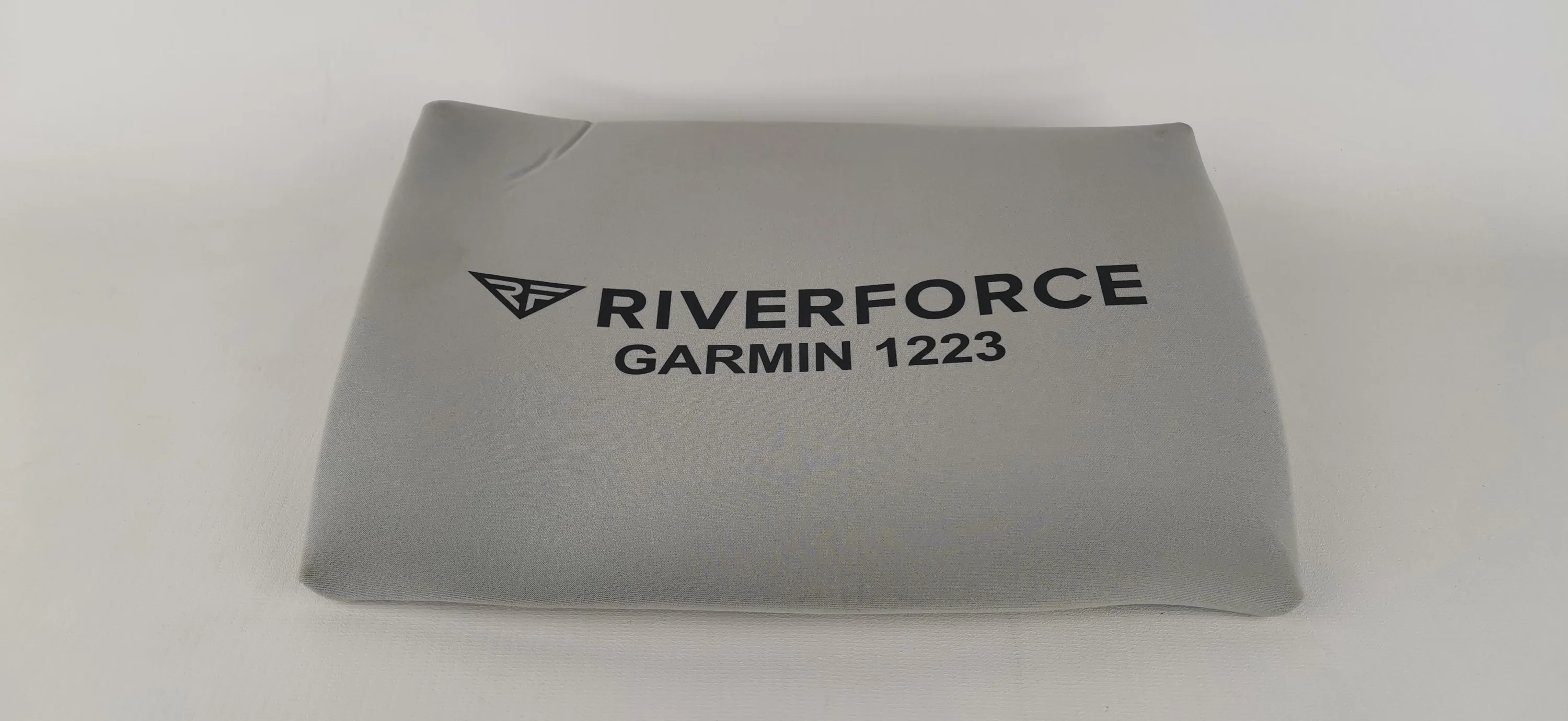Чехол-для_Garmin_1223_silver-2