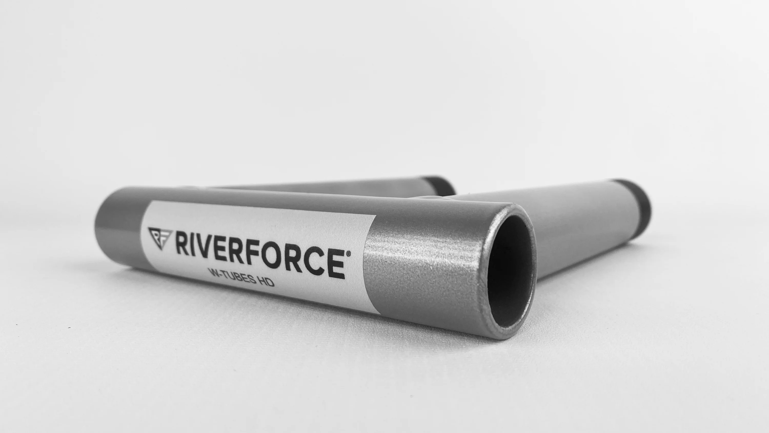 4. Упор для лодочного мотора транспортировочный W-Tubes HD Riverforce