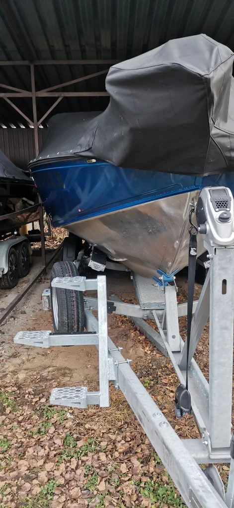 Лестница для лодочного прицепа