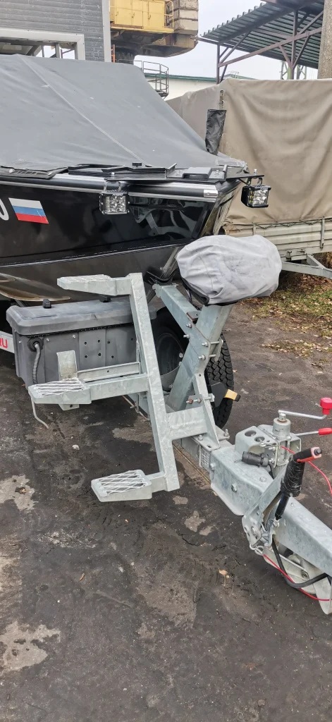 Лестница для лодочного прицепа