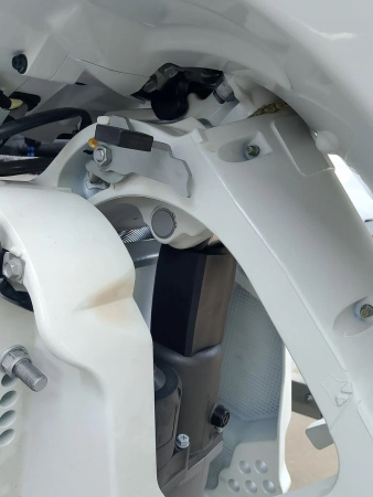 Упор для лодочного мотора транспортировочный Trim Stick for Suzuki Riverforce_6