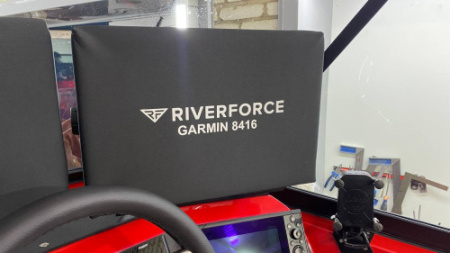 Защитный_чехол_для_картплоттера_Garmin_8416