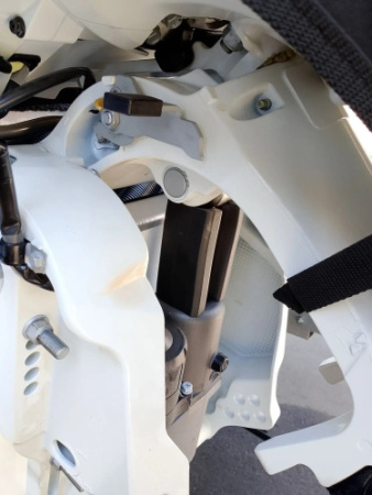 Упор для лодочного мотора транспортировочный Trim Stick for Suzuki Riverforce_1