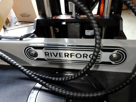 5. Усилитель транца Force Plate HD Riverforce